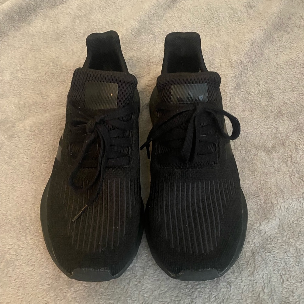 Women’s 8.5 all black adidas swift runs.